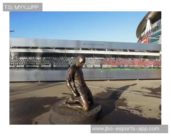 足坛全能之星:手脚皆能施展绝技的足球天才解析