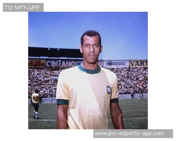 足球球星穿14号球衣的传奇人物及其背后故事揭秘